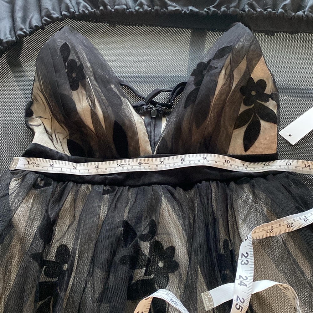 Venus dress size 2. NWT - Picture 9 of 9